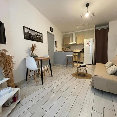 Joli Appartement Hypercentre T2, Classe Meuble De Tourisme 3 Avec Parking Gratuit Béziers Exterior foto