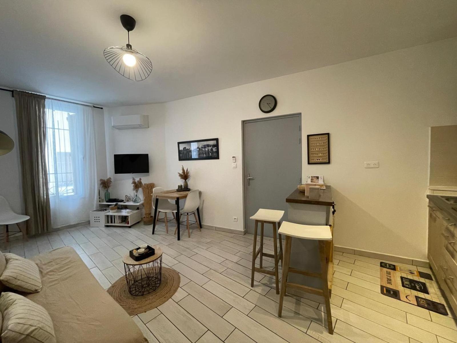 Joli Appartement Hypercentre T2, Classe Meuble De Tourisme 3 Avec Parking Gratuit Béziers Exterior foto