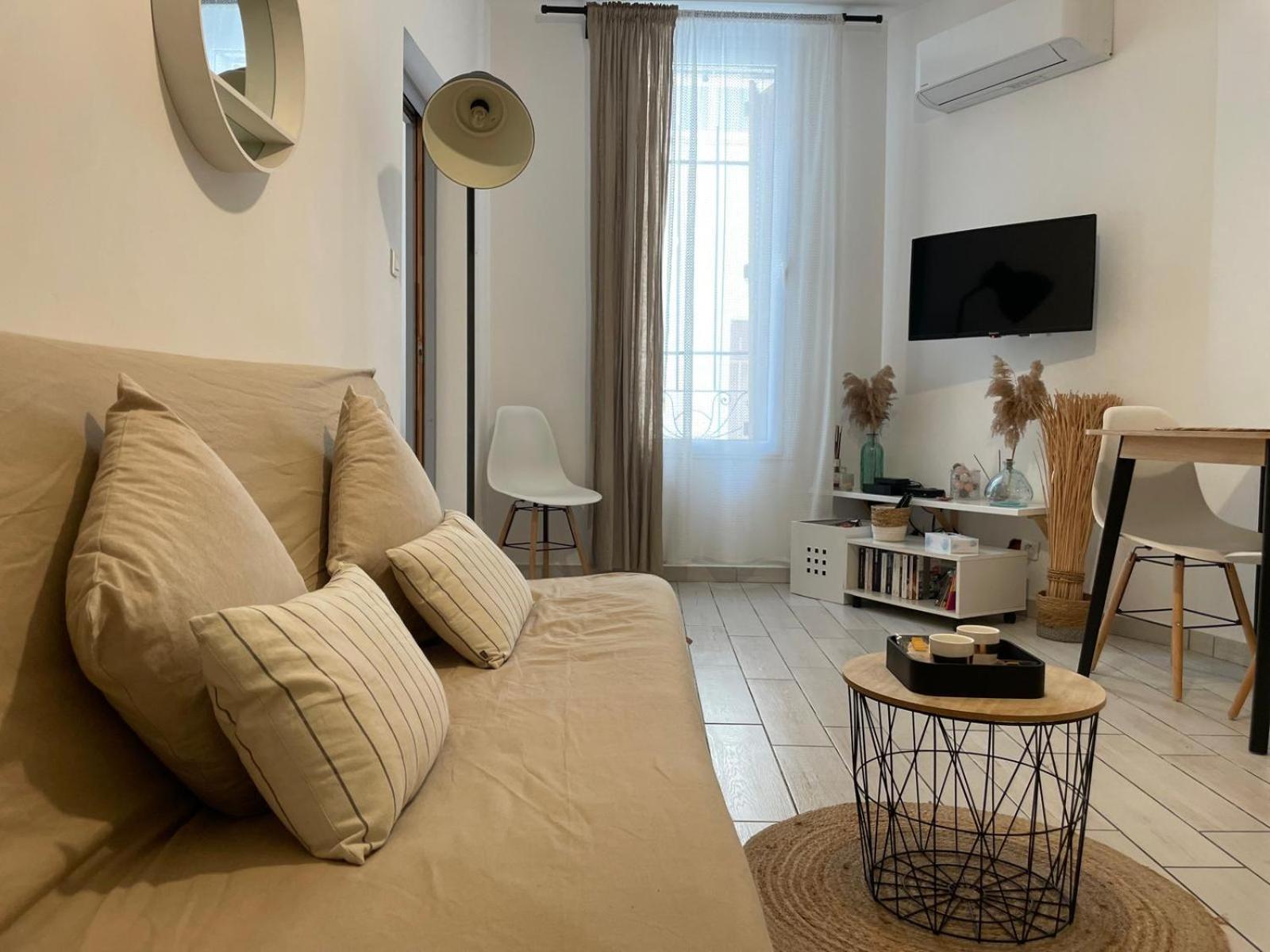 Joli Appartement Hypercentre T2, Classe Meuble De Tourisme 3 Avec Parking Gratuit Béziers Exterior foto