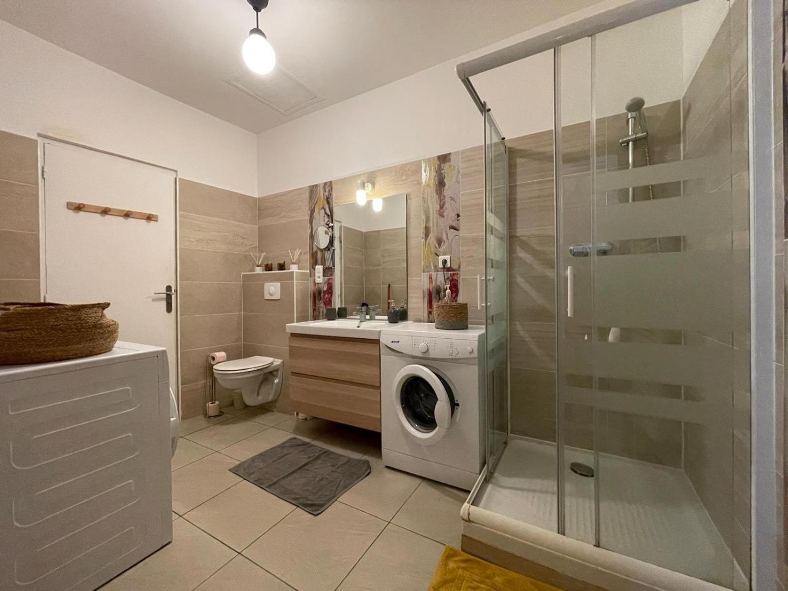 Joli Appartement Hypercentre T2, Classe Meuble De Tourisme 3 Avec Parking Gratuit Béziers Exterior foto