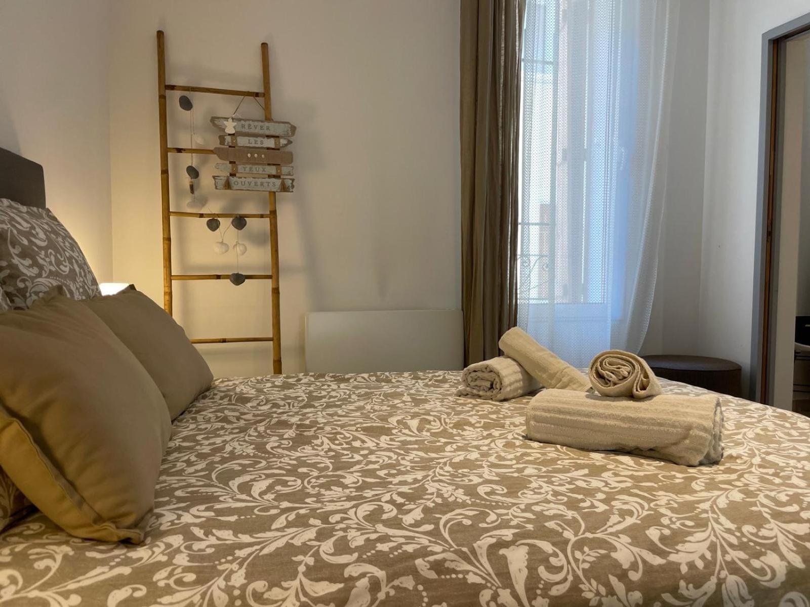 Joli Appartement Hypercentre T2, Classe Meuble De Tourisme 3 Avec Parking Gratuit Béziers Exterior foto