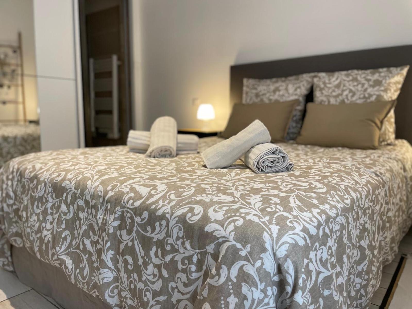 Joli Appartement Hypercentre T2, Classe Meuble De Tourisme 3 Avec Parking Gratuit Béziers Exterior foto